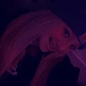 Meet your Posher, Alexis